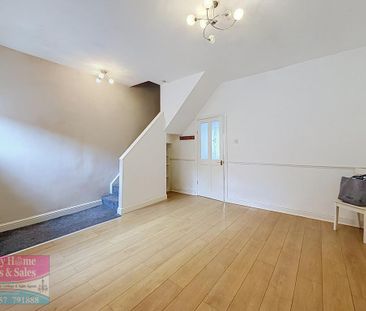 3 bedroom terraced house to rent - Photo 3