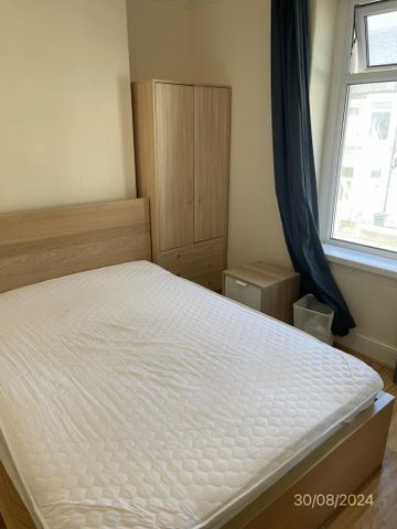 5 bedroom terraced house to rent - Photo 4