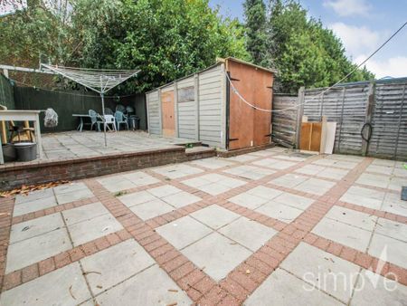 1 bedroom in a house share to rent - Photo 5