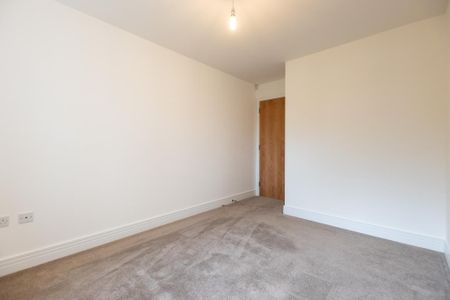 3 bedroom flat to rent - Photo 4