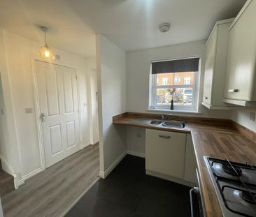 2 bedroom semi-detached house to rent - Photo 3