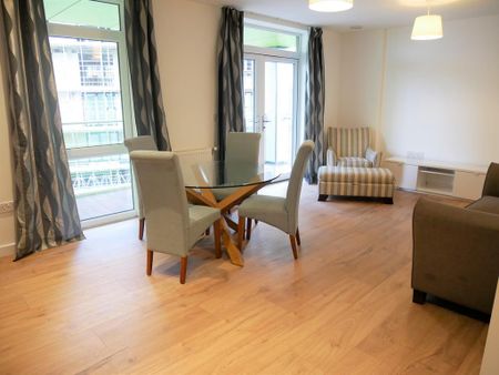 2 bedroom flat to rent - Photo 3