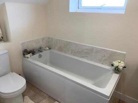 St. Johns Square, Cinderford - Photo 4