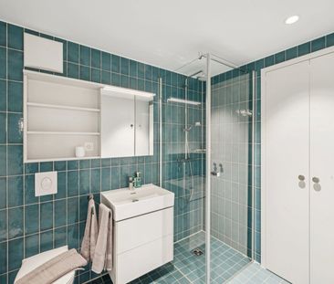 Furnished room with en-suite bathroom Directly at the Muttenz train... - Foto 3