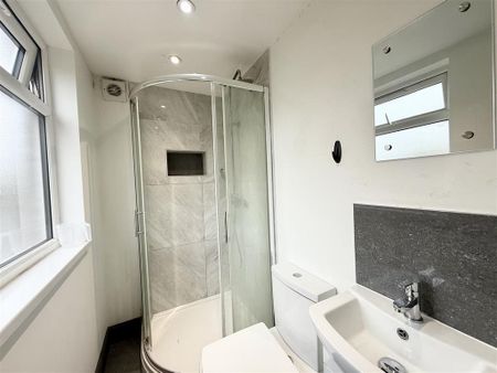 House share to rent - Photo 4