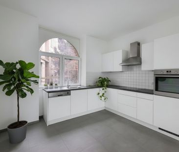 Erstbezug nach Kernsanierung - moderne 2-Zimmer-Wohnung mit Küche - Photo 2