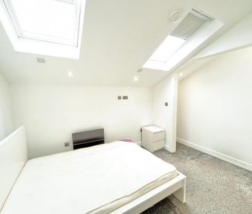 1 bedroom in a flat share to rent - Photo 5