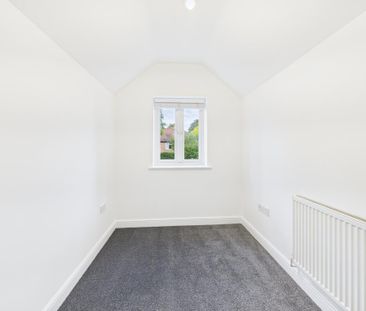 2 bedroom semi-detached house to rent - Photo 2