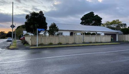 See What's Behind The Fence - New Plymouth City - Photo 5