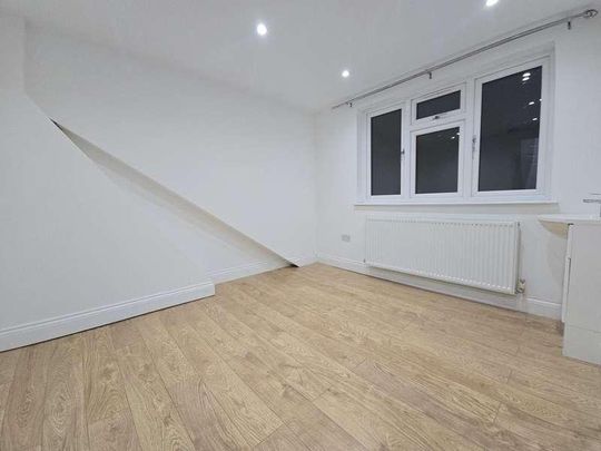 Uxbridge Road, Southall, UB1 - Photo 1