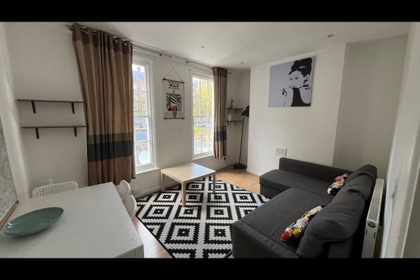 1 Bed Flat, Kennington Road, SE11 - Photo 1