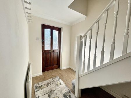 3 bedroom semi-detached house to rent - Photo 3