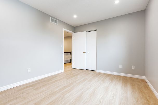 For Lease - 48 White Sands Court Unit# Upper, Kitchener, Ontario - Photo 1