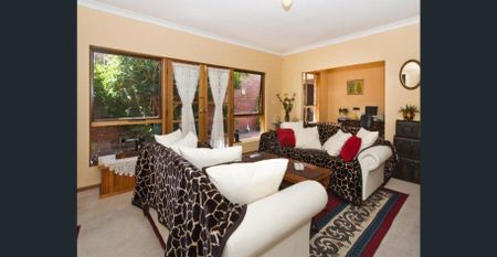 TWO BEDROOM, TWO BATHROOM COURTYARD STYLE HOME - Photo 3