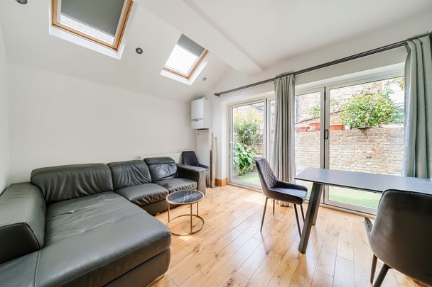 Biscay Road, Hammersmith, London, W6 - Photo 1