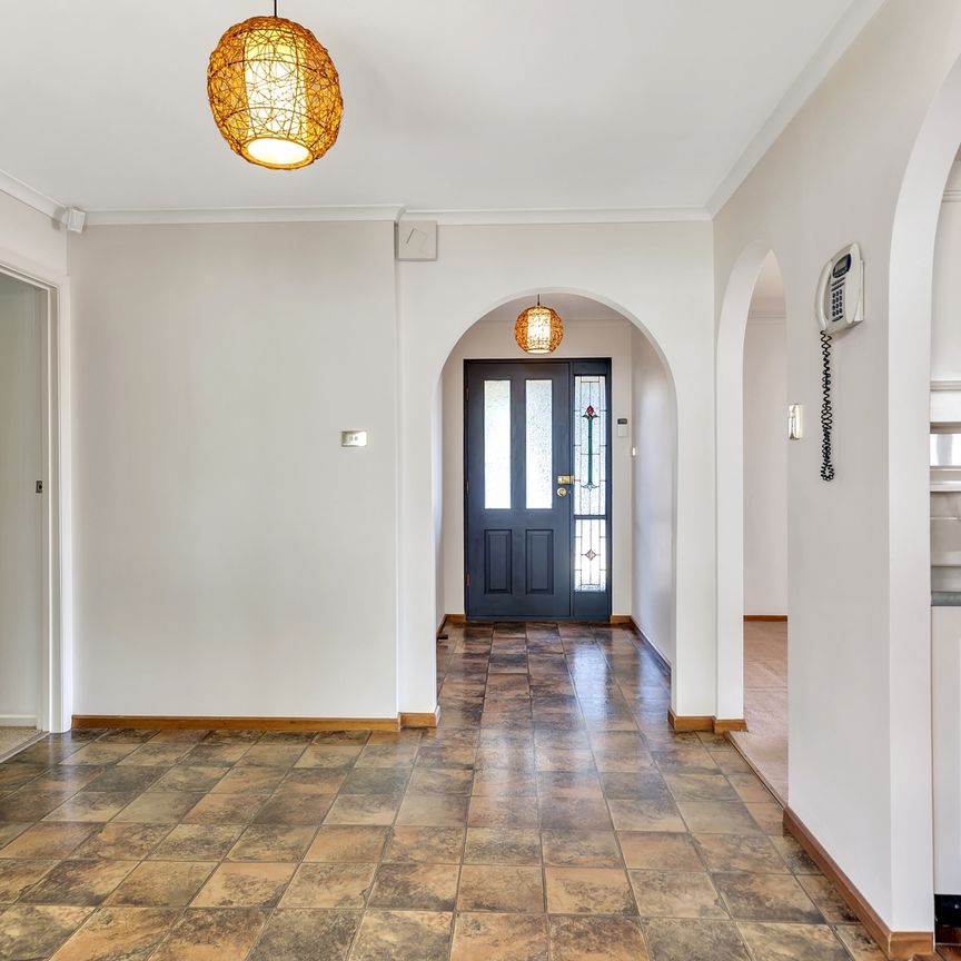 Open the Door to Coastal Comfort and Everyday Convenience - Photo 1