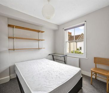 4 bedroom house share to rent - Photo 3