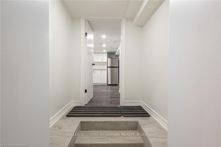 Detached Home For Lease | X8141756 - Photo 2