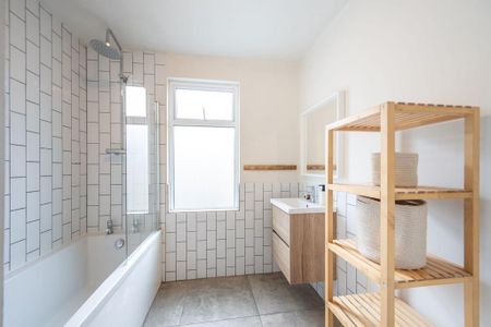 5 bedroom terraced house to rent - Photo 2