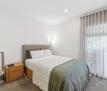 Modern, unfurnished apartment in excellent location HOME OPEN SATUR... - Photo 4