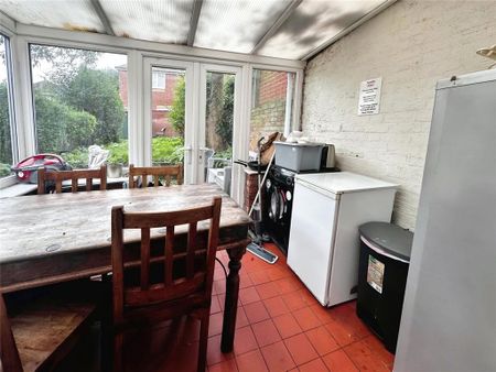 5 bedroom terraced house to rent - Photo 2