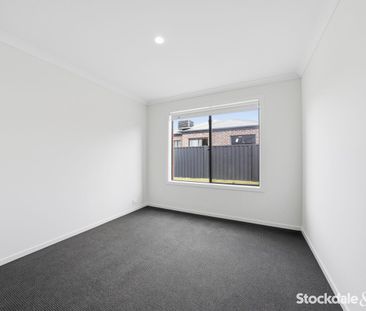 Brand New Easy Living! - Photo 4