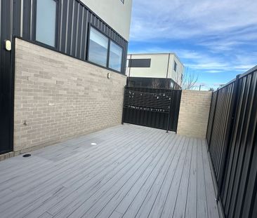 Contemporary Living in the Heart of Throsby - Photo 1
