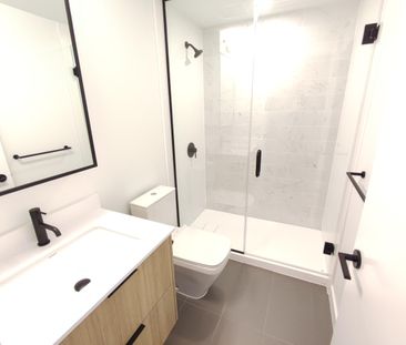 Georgetown. One Bedroom Condo on 23rd Floor - Photo 6