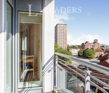 2 bedroom flat to rent - Photo 3