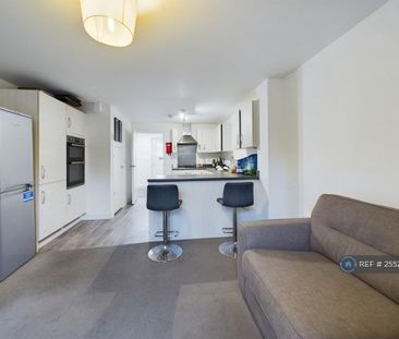 5 bedroom semi-detached house to rent - Photo 3