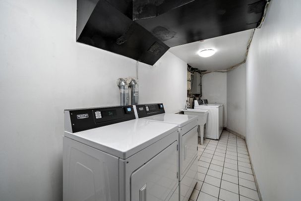 Live Near Metro & Universities – Appartements Disponibles! - Photo 1