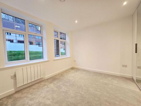 2 bedroom flat to rent - Photo 2