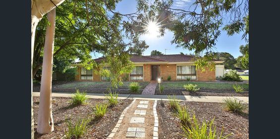 Spacious family home in popular west side location - Photo 3