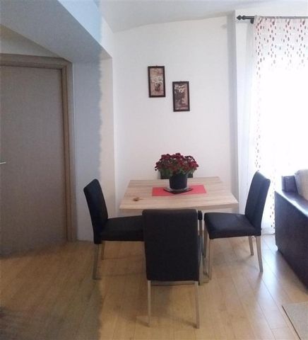 Apartament cu doua camere de inchiriat in zona Crangasi - Fotografie 2