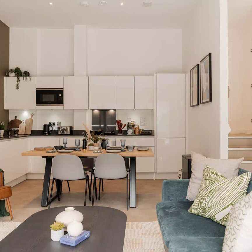 Duplex - Photo 1
