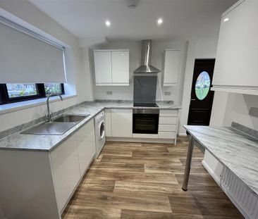 2 bedroom semi-detached house to rent - Photo 5