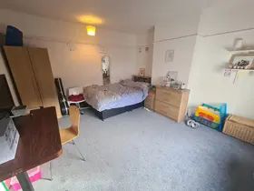 4 Bed - 49 Estcourt Avenue, Headingley, Leeds - LS6 3ET - Student - Photo 1