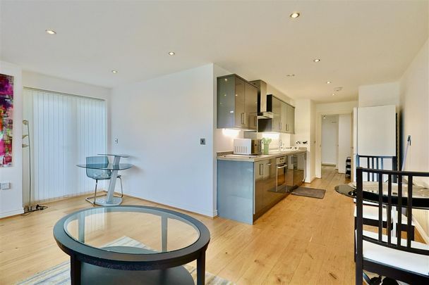 2 bedroom Flat to rent in St. James Gate, City Centre, Newcastle Upon Tyne, Ne1 - Photo 1