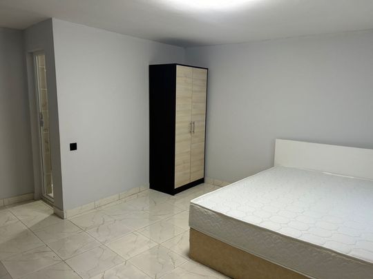 Garsoniera de inchiriat in zona Aparatorii Patriei - Fotografie 1