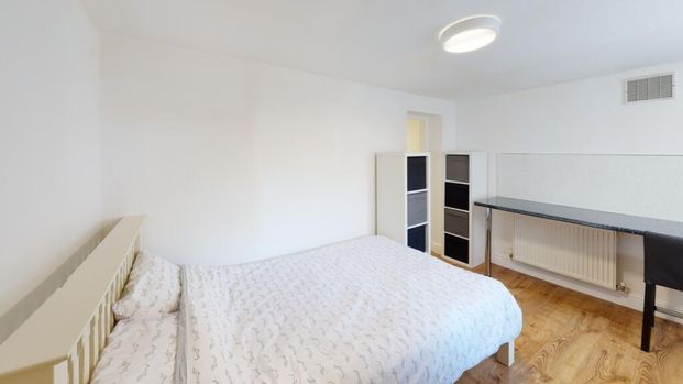 4 bedroom house to rent - Photo 1