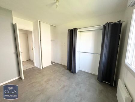 Location Appartement 2 pièces 54m² QUIEVRECHAIN 59920 - Photo 3