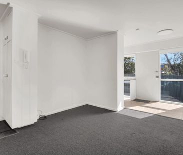 Charming One-Bedroom Villa in a Great Location - Photo 1