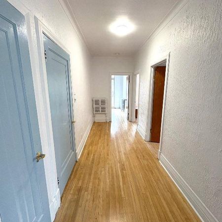 Magnifique appartement 6 ½ lumineux – 4 chambres fermées – Parc Extension - Photo 3