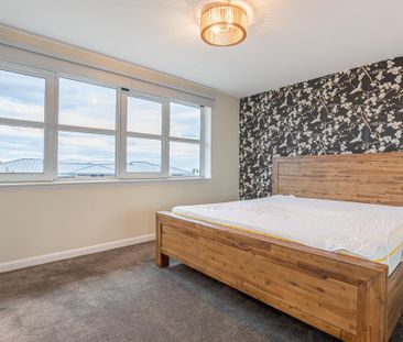 3 bedroom apartment to rent - Photo 6