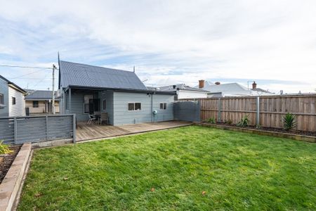 Share house in the heart of Invermay - 1 x Room only - Photo 4