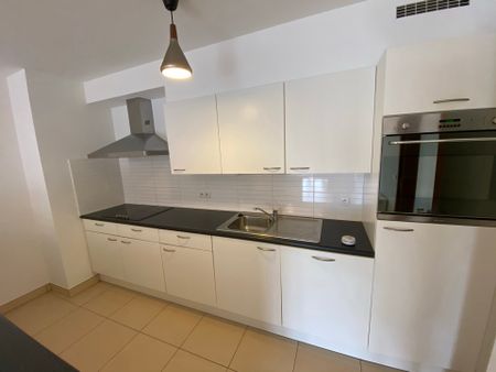 Appartement - à louer - Photo 2