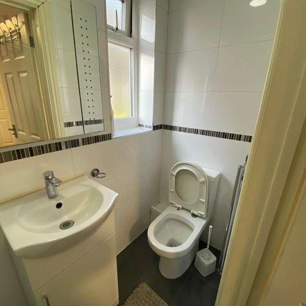 Princes Road Romford, RM1 - Photo 1
