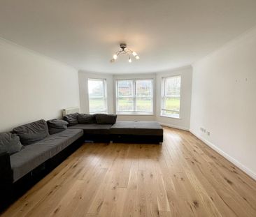 2 bedroom ground floor flat to rent - Photo 3
