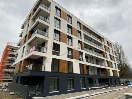 New 5.5-room apartment in HM with 2 balconies near Bâtie - Photo 4