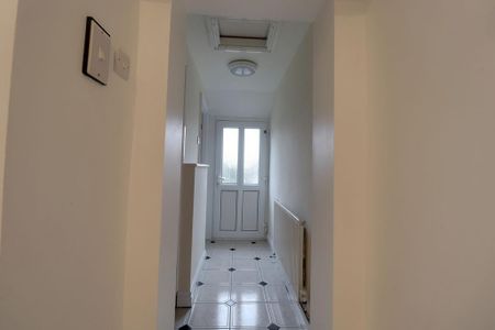 3 bedroom terraced house to rent - Photo 3
